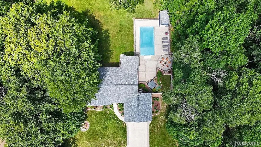 1555 Thompson Road Verona Township, MI 48413