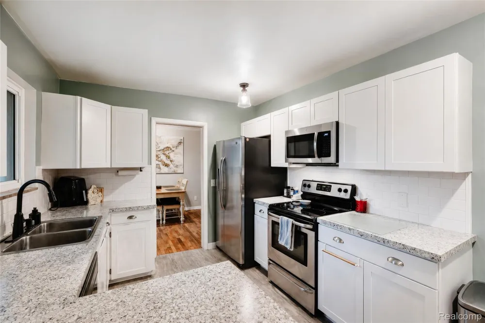4499 S Linden Road Flint Charter Township, MI 48507