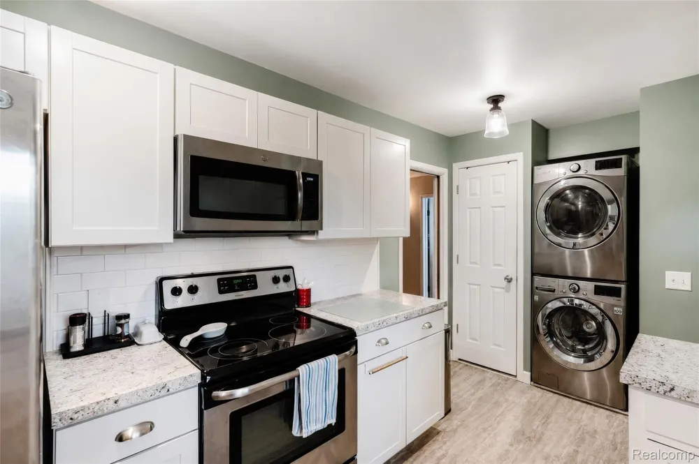 4499 S Linden Road Flint Charter Township, MI 48507