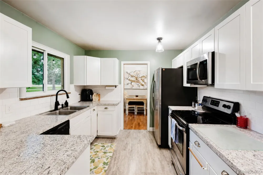 4499 S Linden Road Flint Charter Township, MI 48507