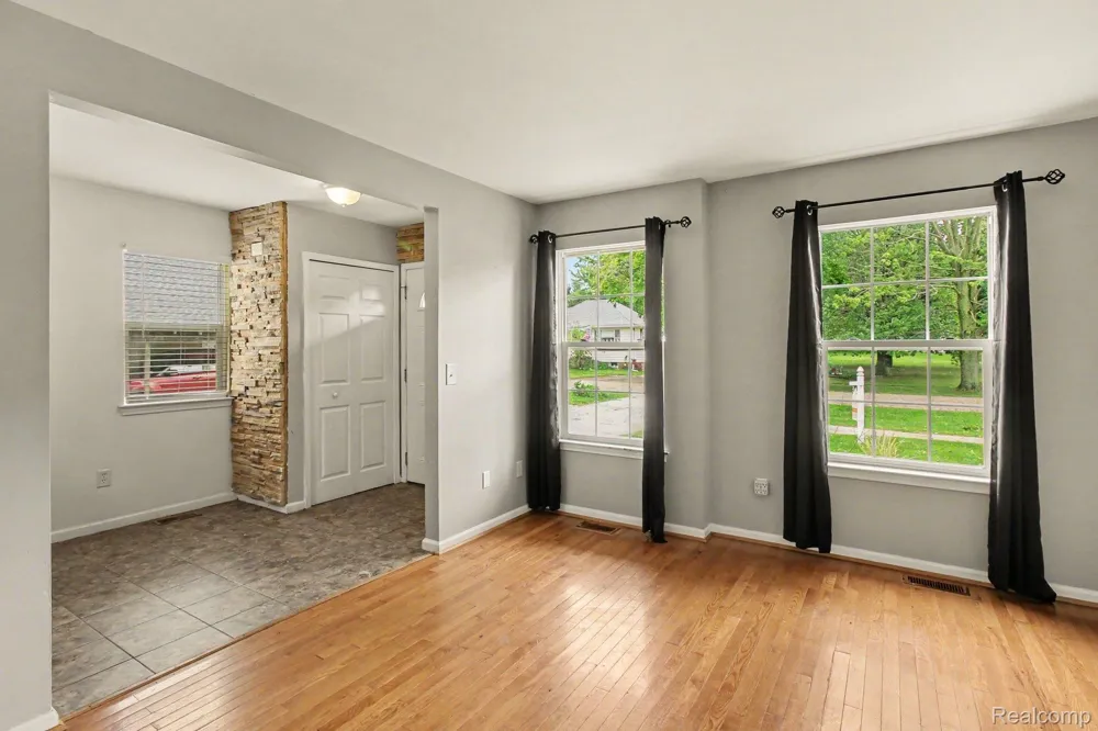 212 S Clark Street Webberville Village, MI 48892
