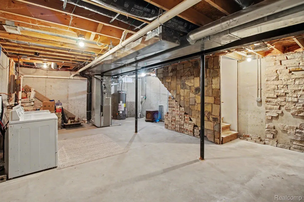 212 S Clark Street Webberville Village, MI 48892