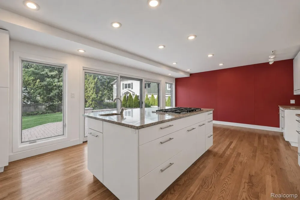 2564 Charel Court West Bloomfield Charter Township, MI 48324