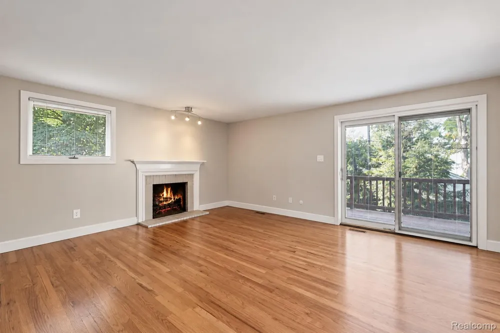 2564 Charel Court West Bloomfield Charter Township, MI 48324