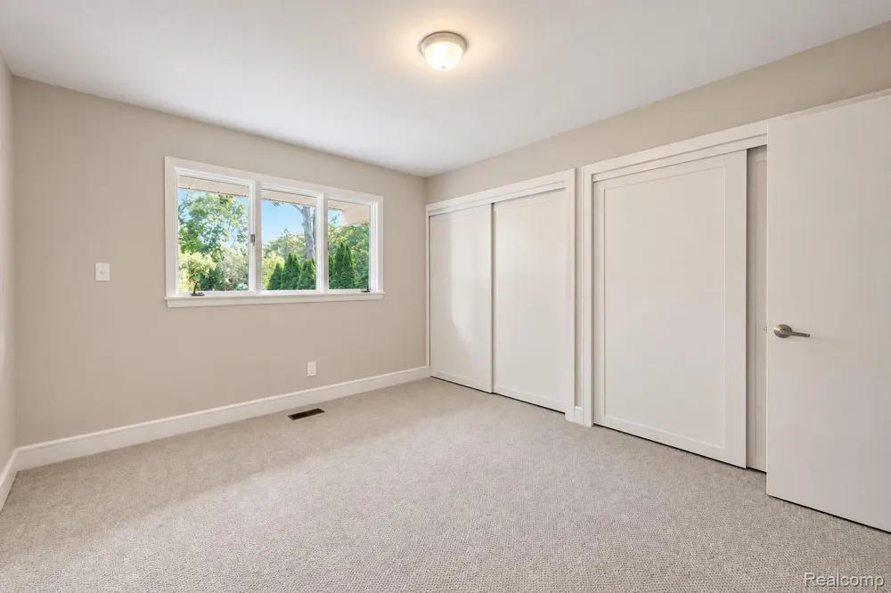 2564 Charel Court West Bloomfield Charter Township, MI 48324