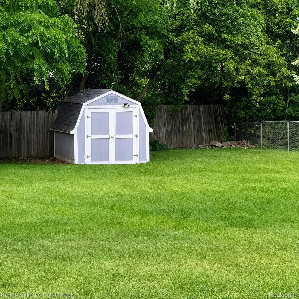 717 Mariday Street Orion Charter Township, MI 48362
