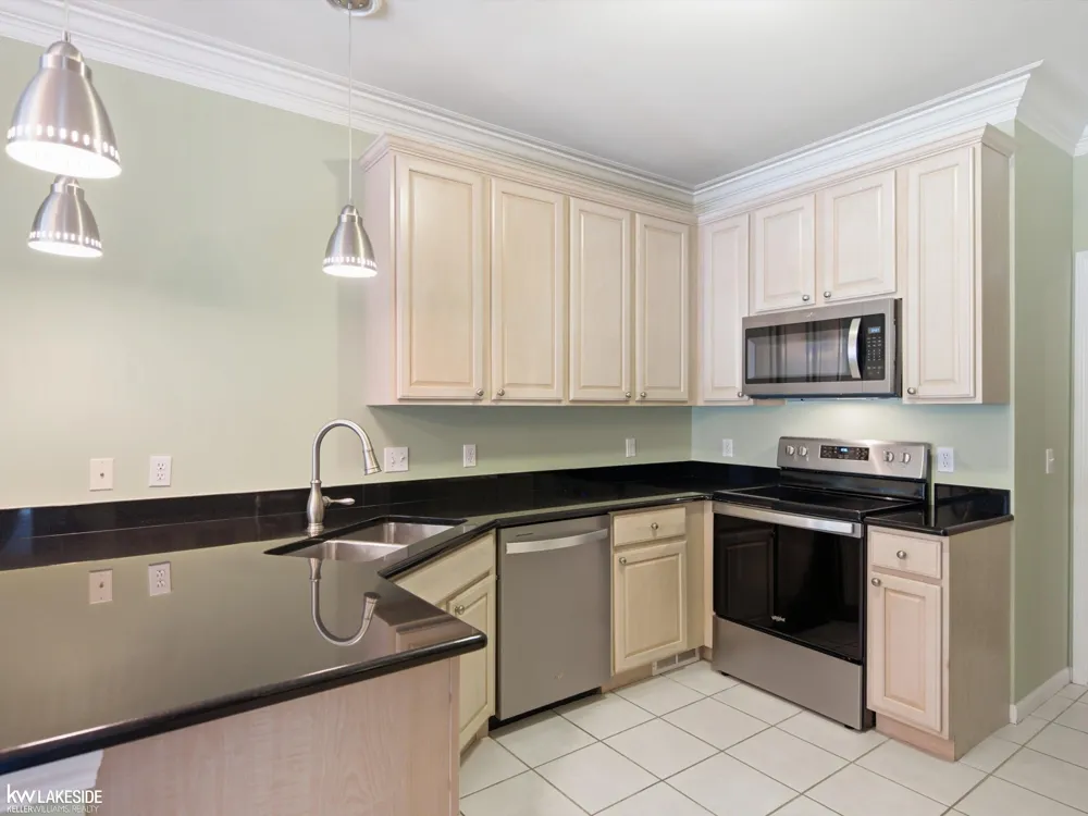 5721 Pinecroft Court Independence Charter Township, MI 48346