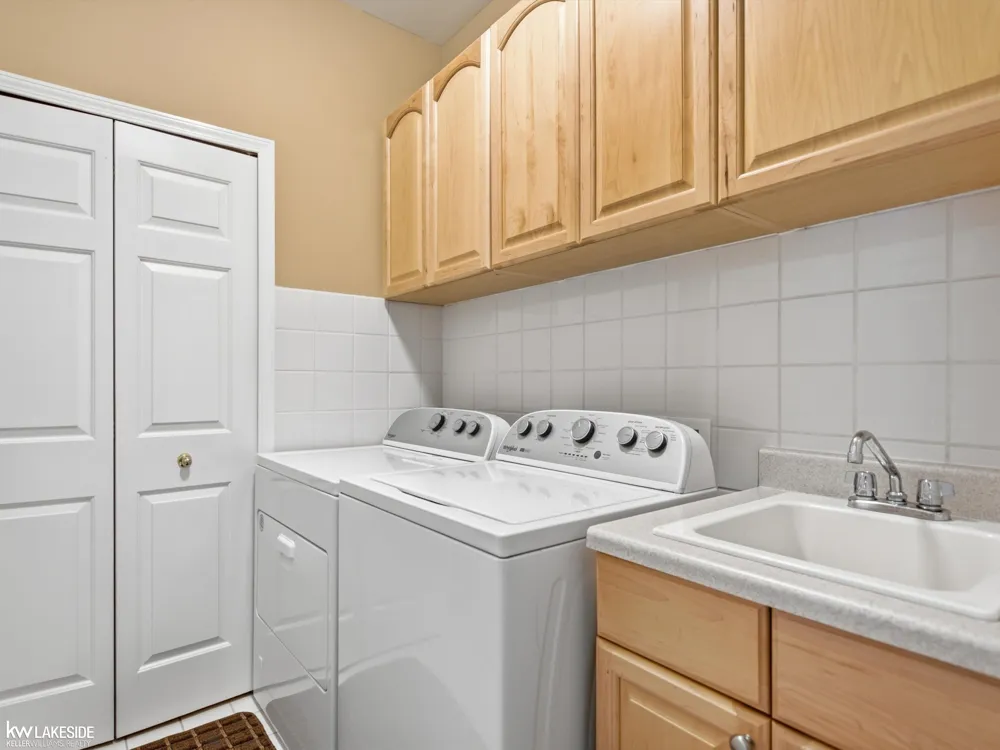 5721 Pinecroft Court Independence Charter Township, MI 48346