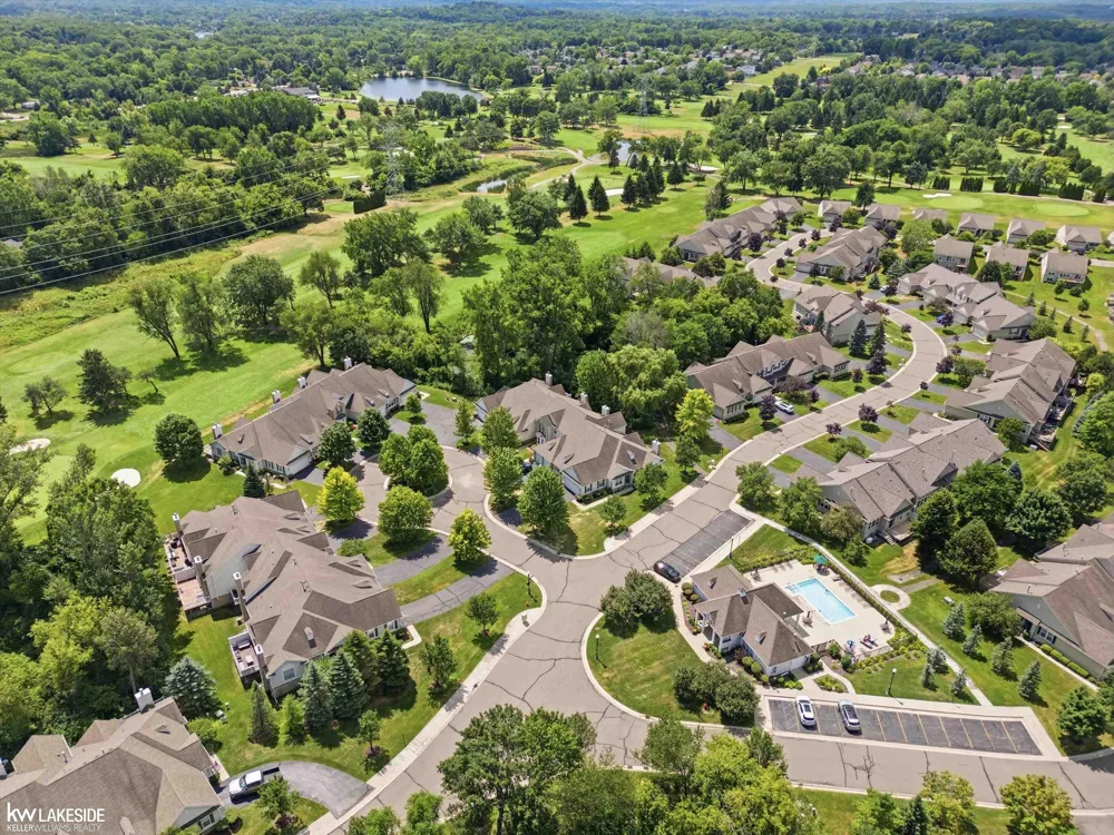 5721 Pinecroft Court Independence Charter Township, MI 48346