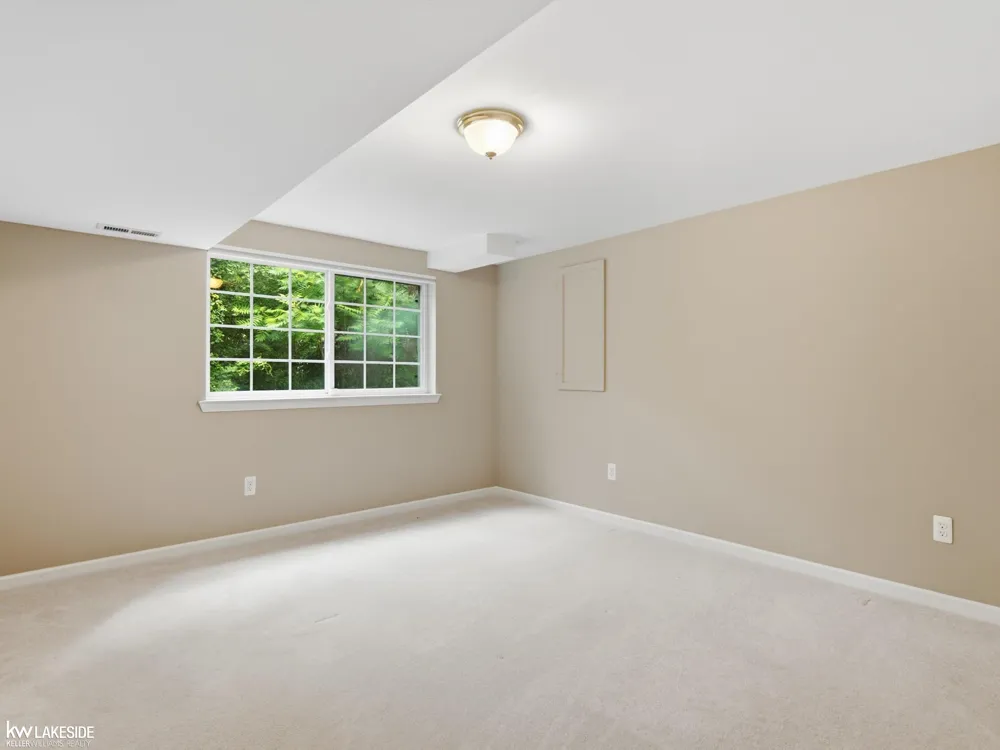 5721 Pinecroft Court Independence Charter Township, MI 48346