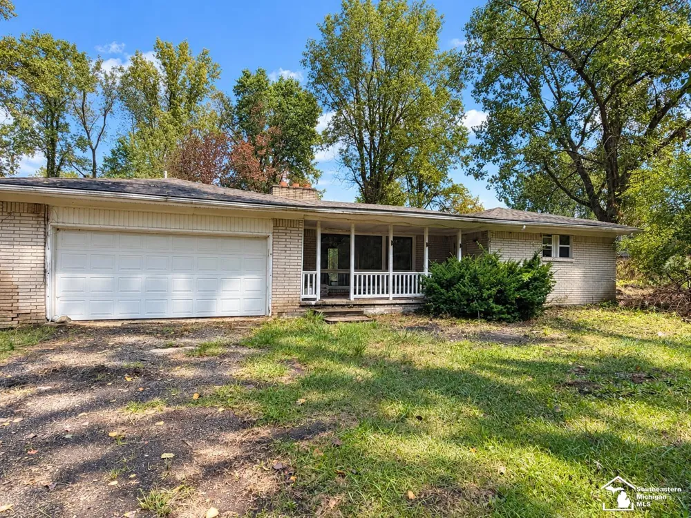 6718 Colf Road Carleton Village, MI 48117