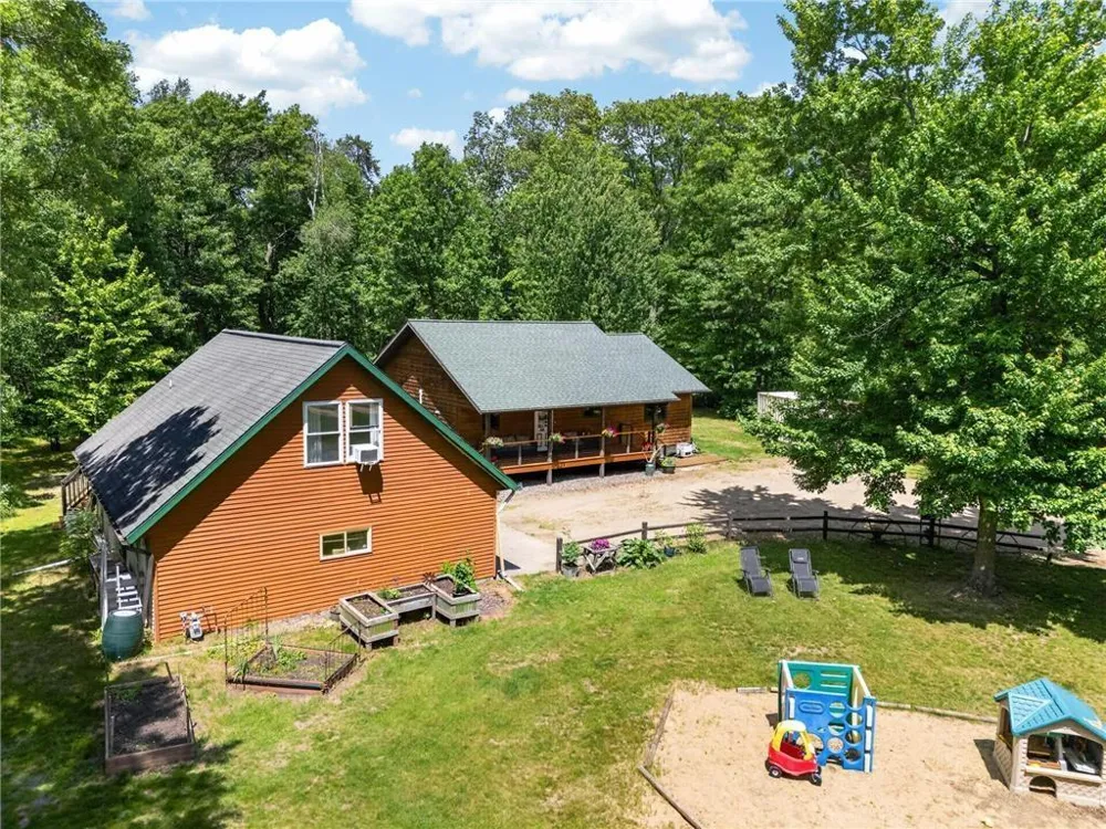 13066 Oakland Parkway Road Merrifield, MN 56465