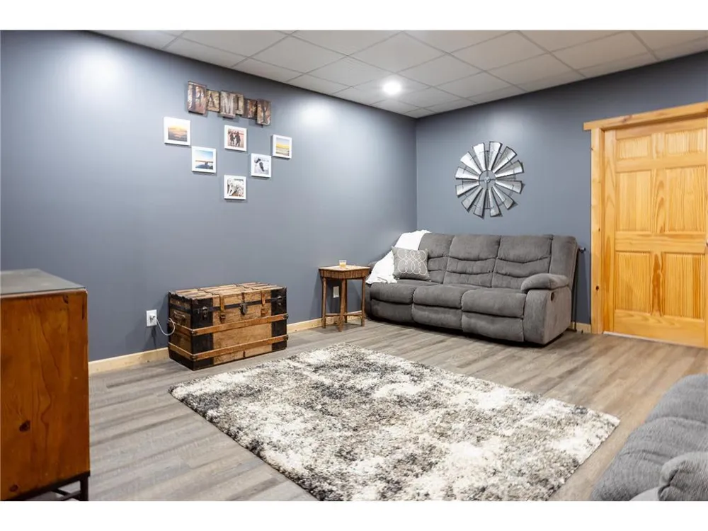 13066 Oakland Parkway Road Merrifield, MN 56465