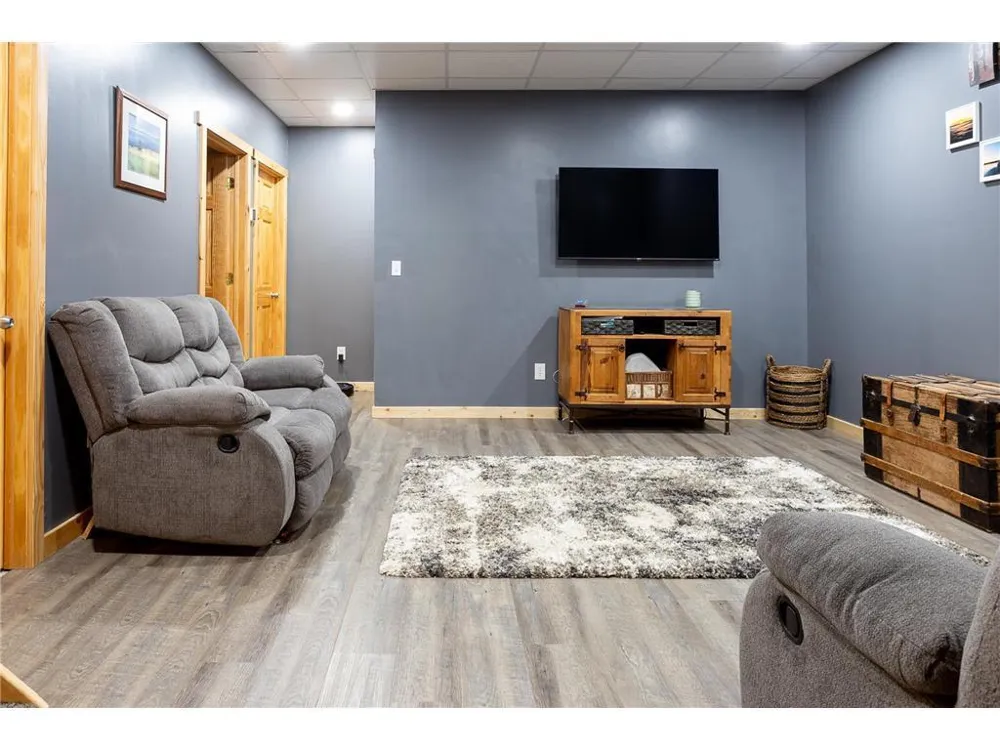 13066 Oakland Parkway Road Merrifield, MN 56465