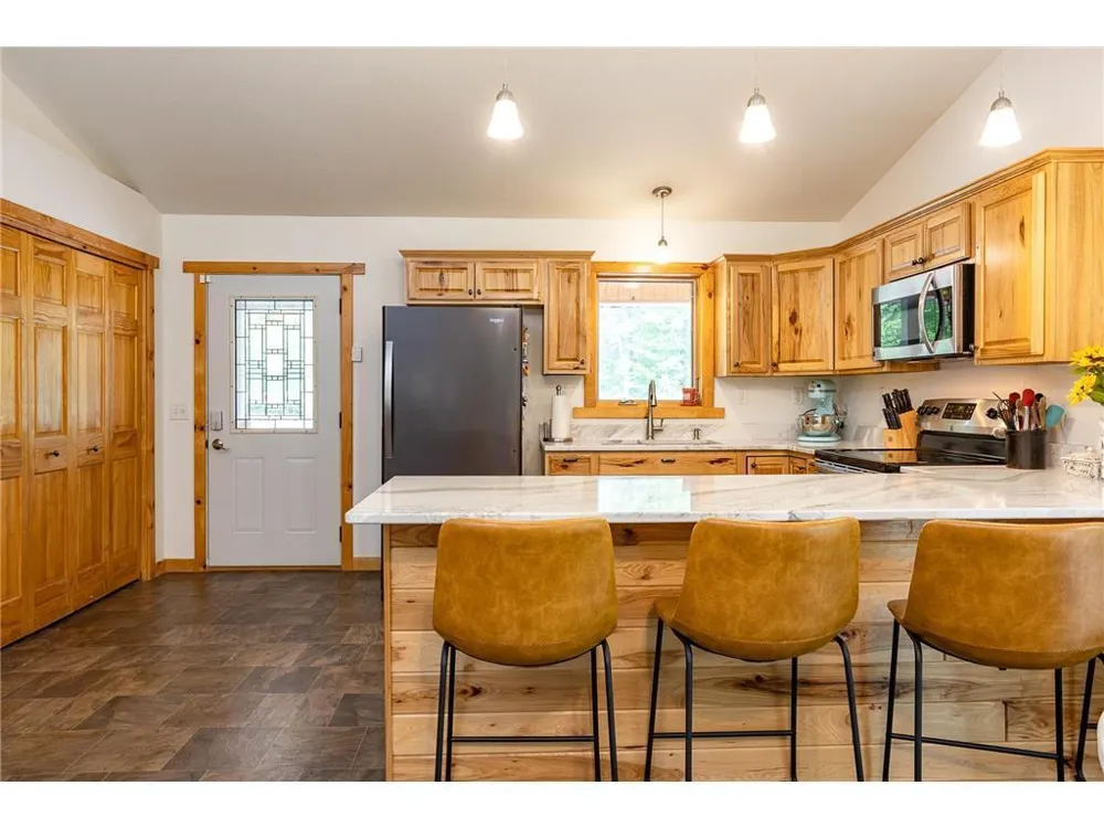 13066 Oakland Parkway Road Merrifield, MN 56465