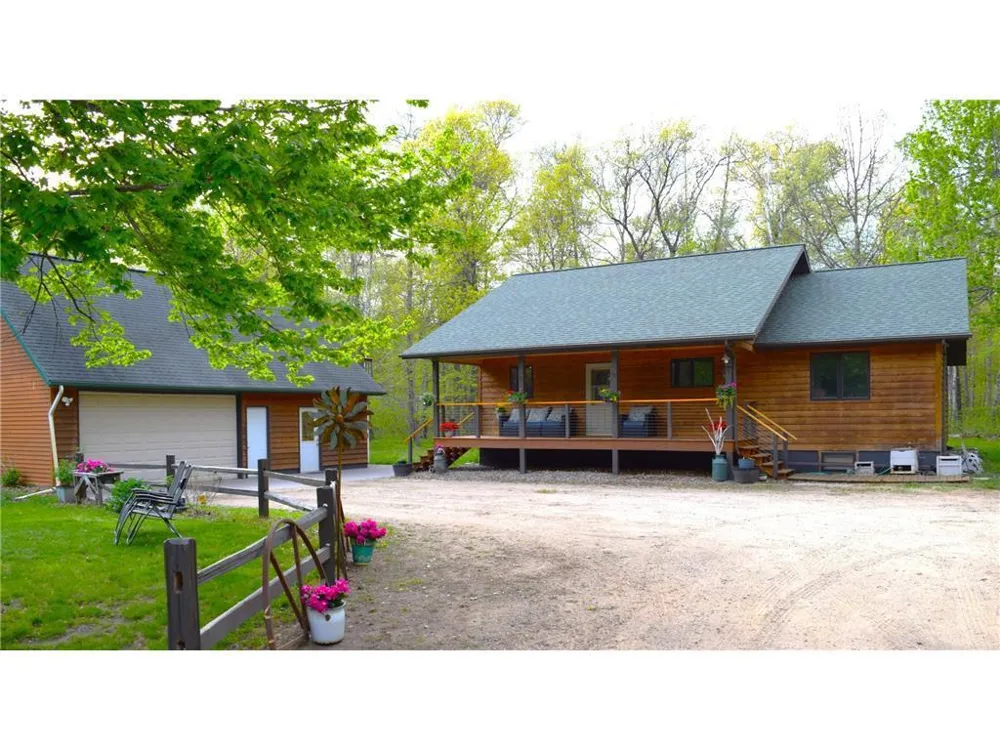 13066 Oakland Parkway Road Merrifield, MN 56465