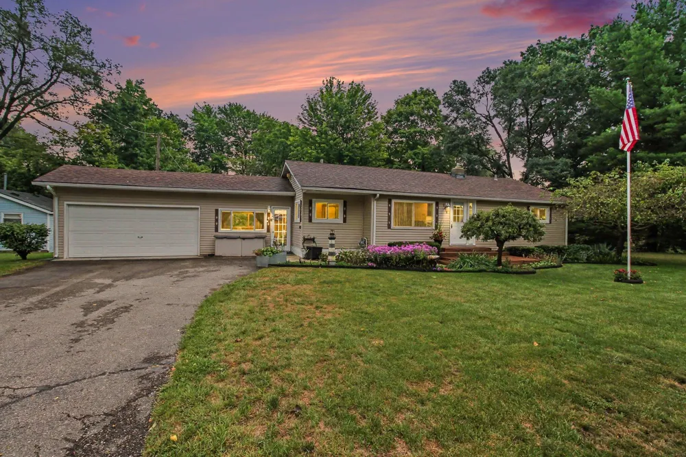 3219 West Street Highland Charter Township, MI 48380