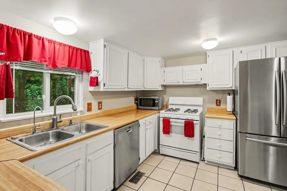 3219 West Street Highland Charter Township, MI 48380