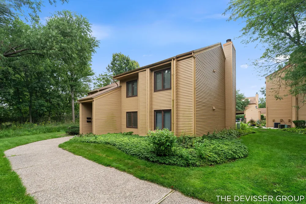 300 Farington Boulevard #3 Holland City, MI 49423
