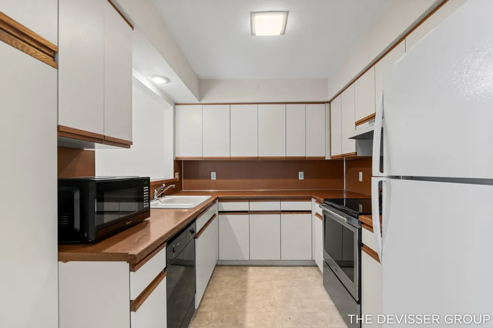 300 Farington Boulevard #3 Holland City, MI 49423