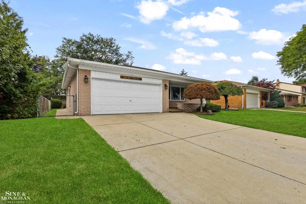 22120 Blackburn St Street St Clair Shores City, MI 48080