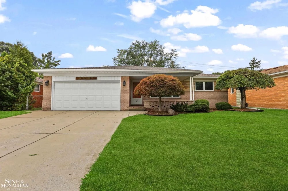 22120 Blackburn St Street St Clair Shores City, MI 48080