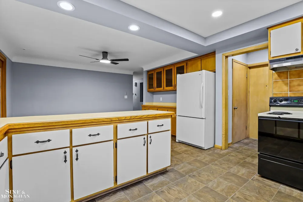 22120 Blackburn St Street St Clair Shores City, MI 48080