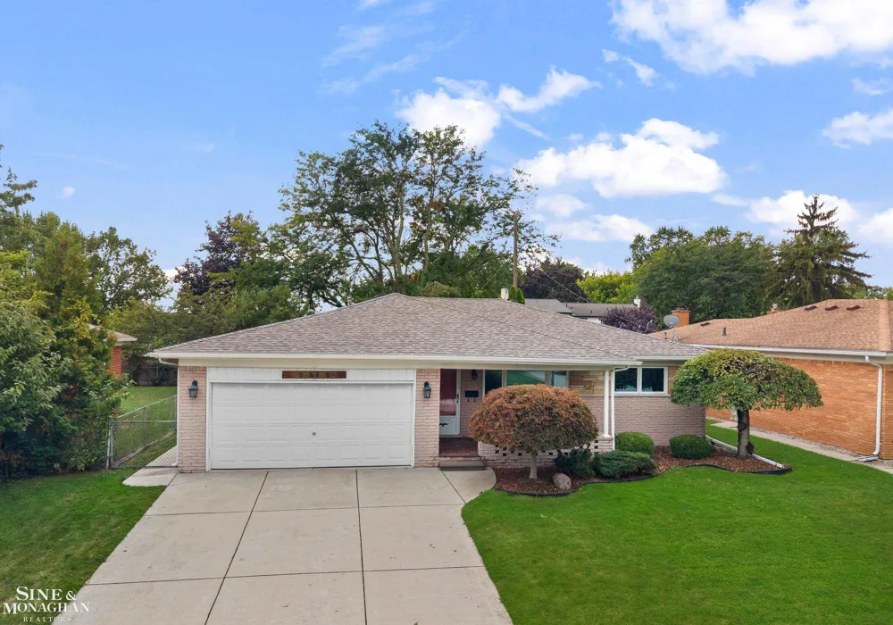 22120 Blackburn St Street St Clair Shores City, MI 48080