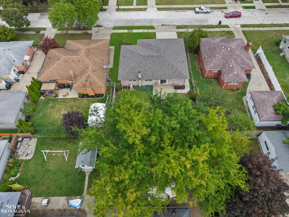 22120 Blackburn St Street St Clair Shores City, MI 48080
