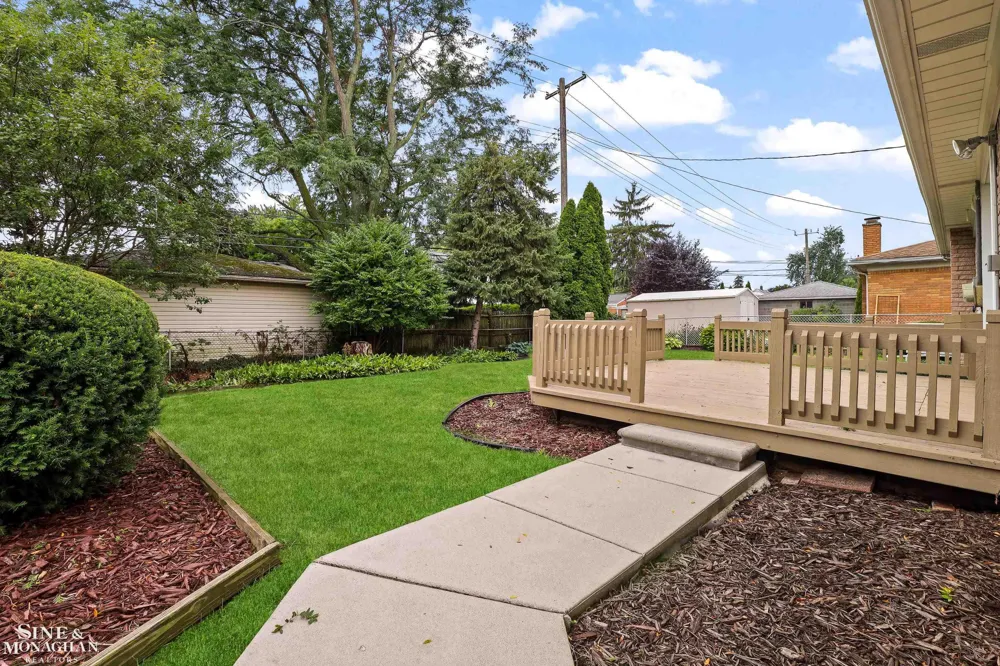 22120 Blackburn St Street St Clair Shores City, MI 48080
