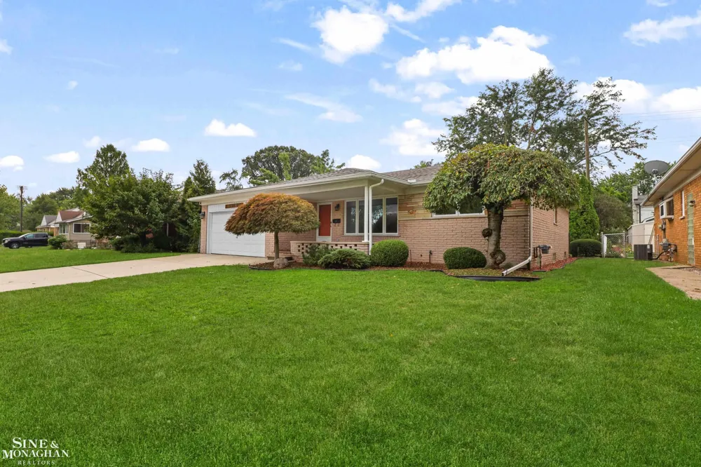 22120 Blackburn St Street St Clair Shores City, MI 48080