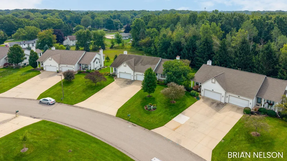 14462 Twin Oaks Street Park Township, MI 49424