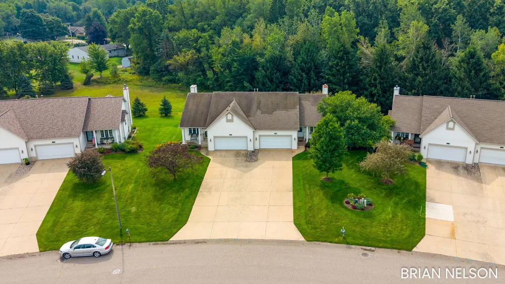 14462 Twin Oaks Street Park Township, MI 49424