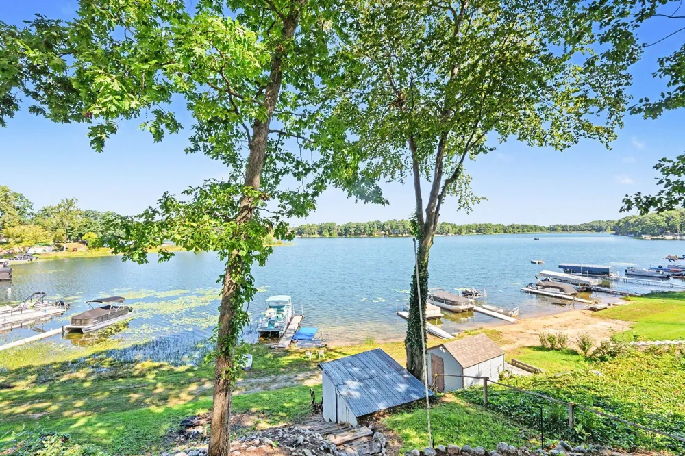 48164 70th Avenue Lawrence Township, MI 49045