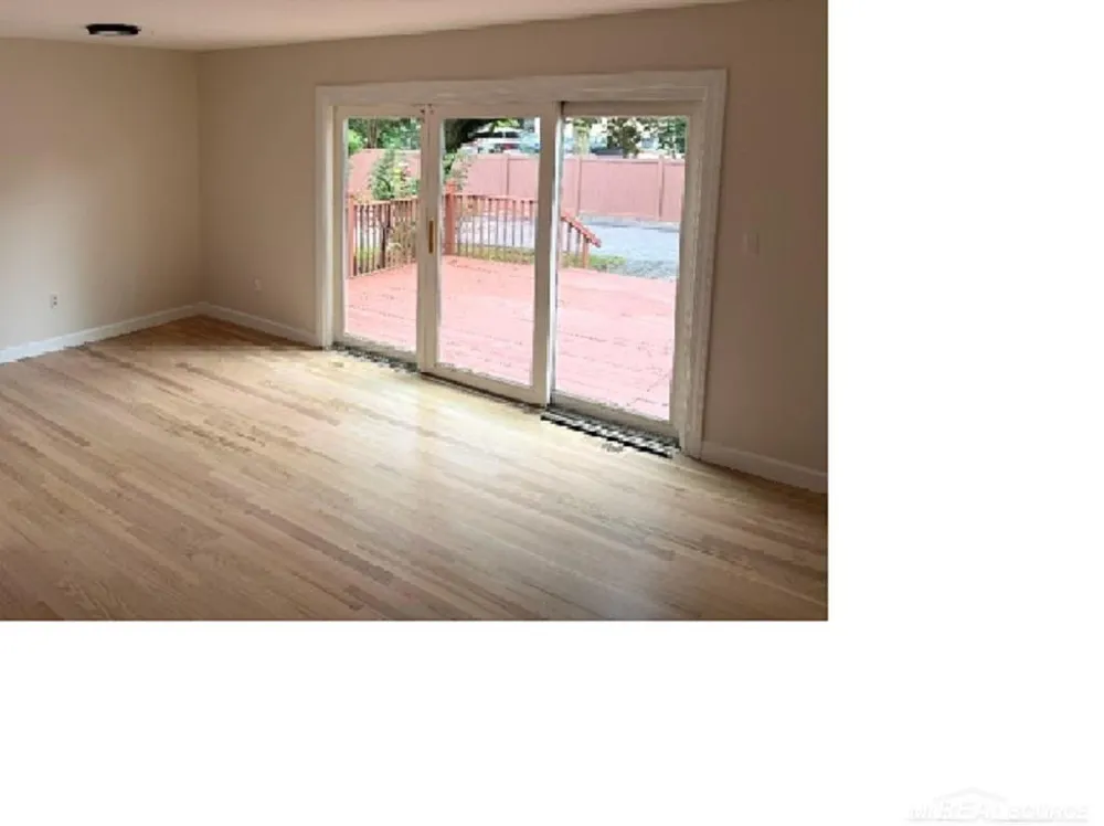 3551 Crooks Road Royal Oak City, MI 48073