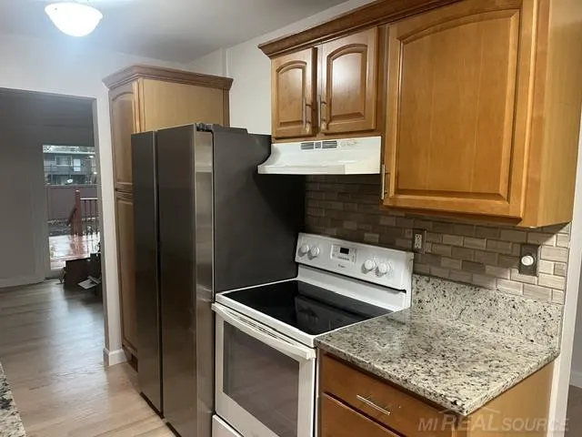 3551 Crooks Road Royal Oak City, MI 48073