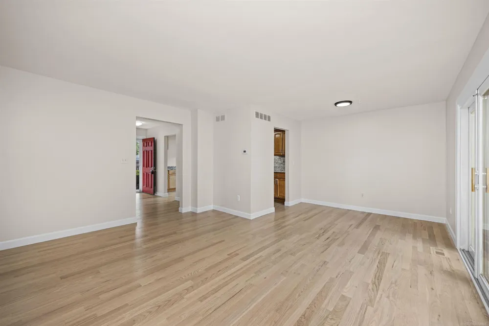 3551 Crooks Road Royal Oak City, MI 48073