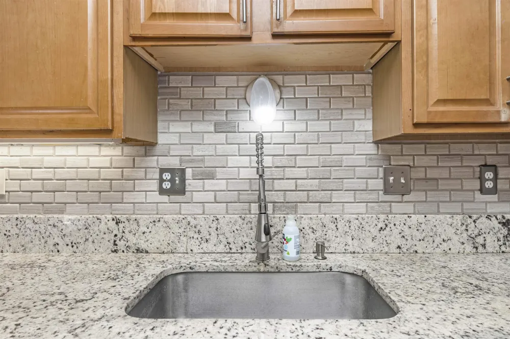 3551 Crooks Road Royal Oak City, MI 48073