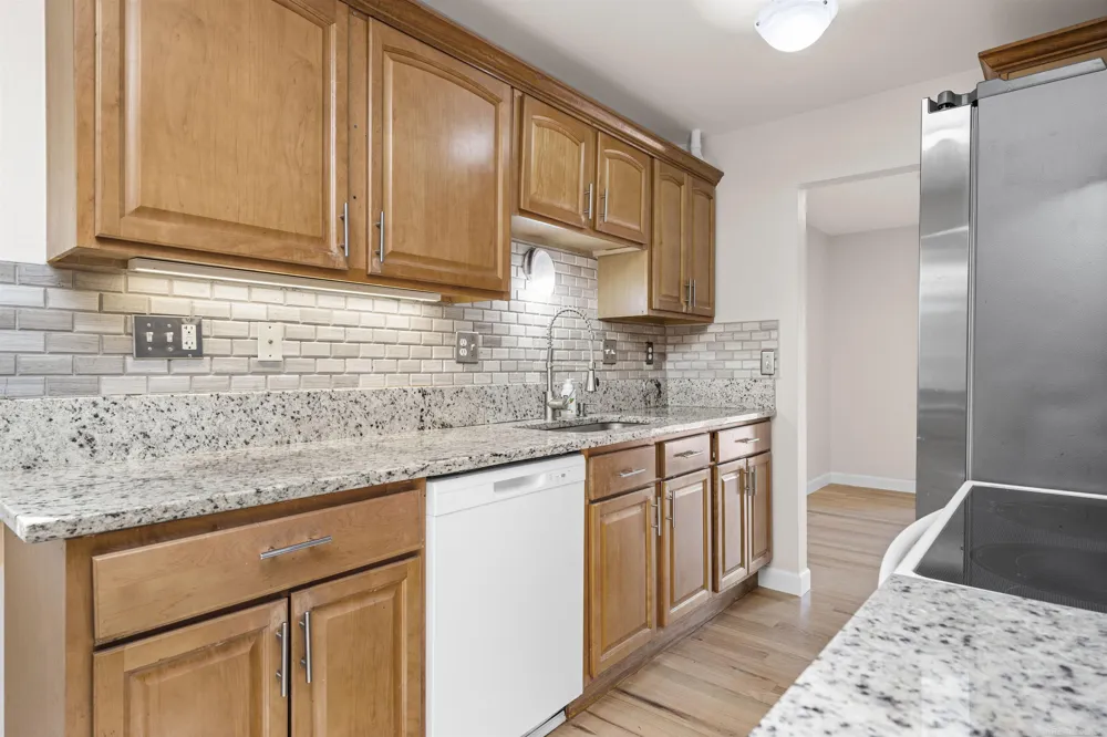 3551 Crooks Road Royal Oak City, MI 48073