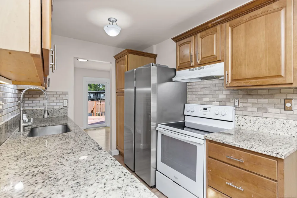 3551 Crooks Road Royal Oak City, MI 48073