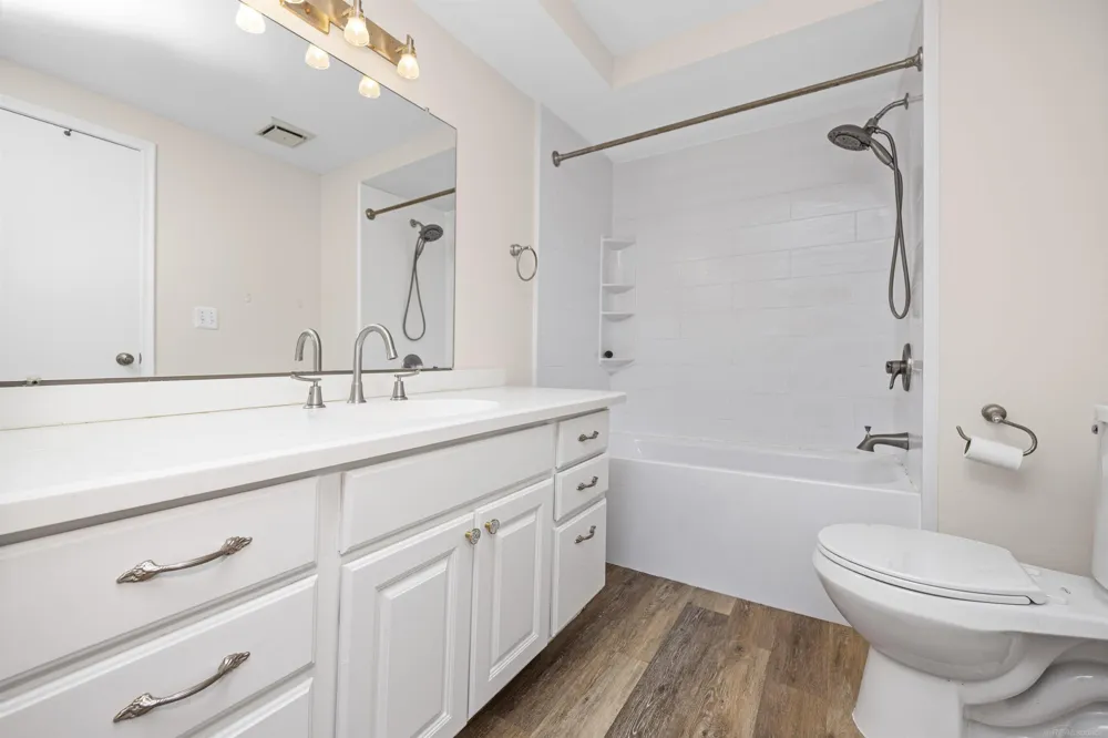 3551 Crooks Road Royal Oak City, MI 48073