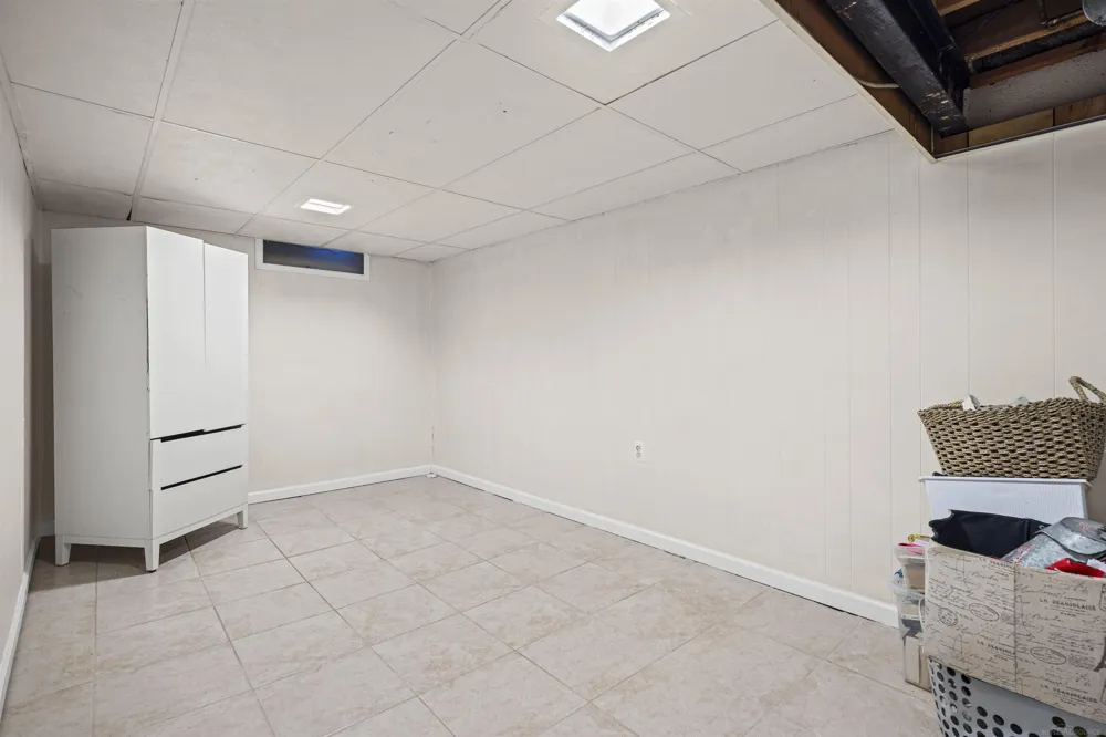 3551 Crooks Road Royal Oak City, MI 48073