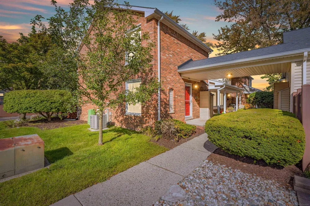 3551 Crooks Road Royal Oak City, MI 48073