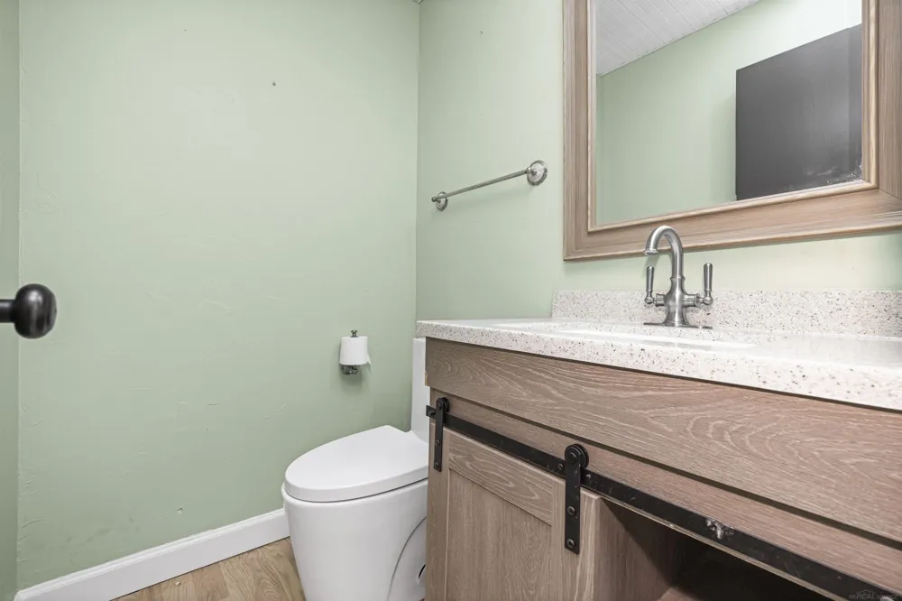 3551 Crooks Road Royal Oak City, MI 48073