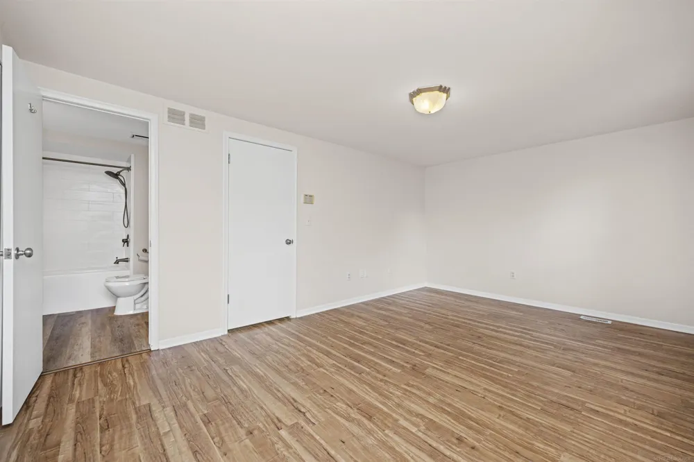 3551 Crooks Road Royal Oak City, MI 48073