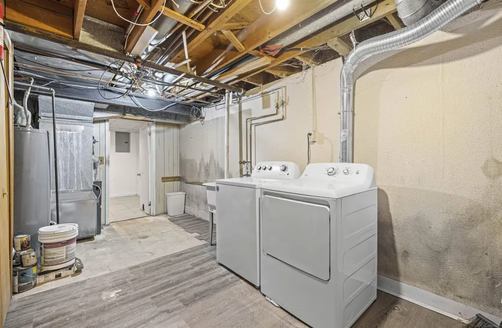 3551 Crooks Road Royal Oak City, MI 48073