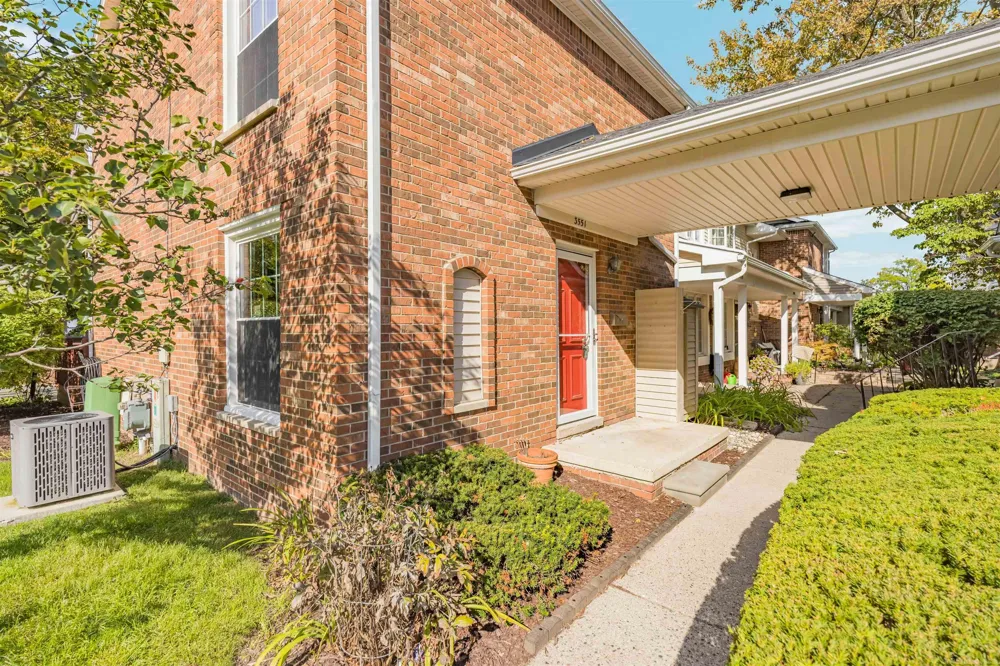 3551 Crooks Road Royal Oak City, MI 48073