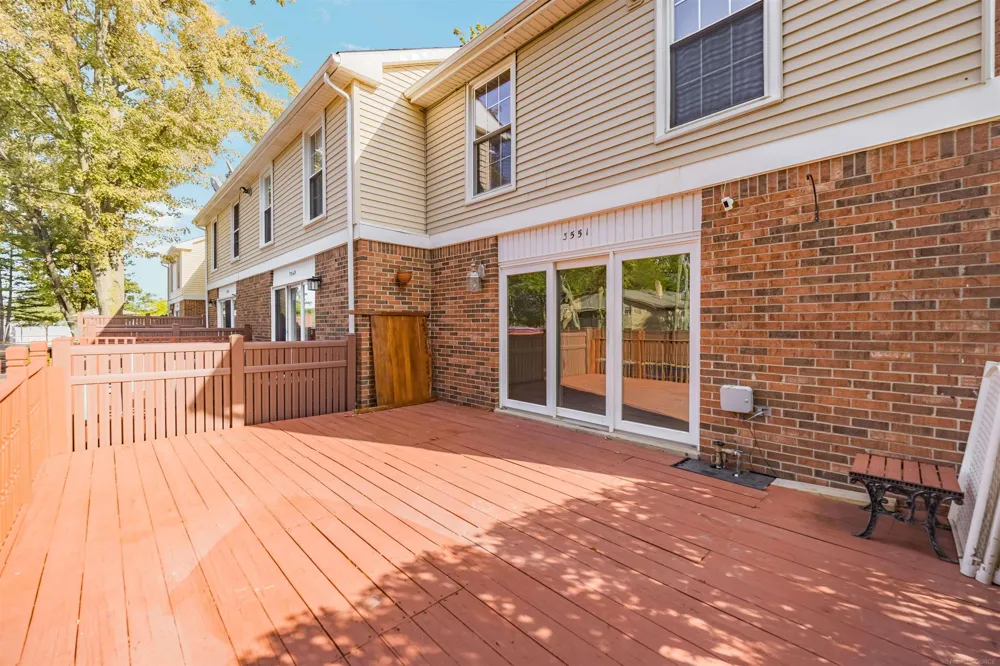 3551 Crooks Road Royal Oak City, MI 48073