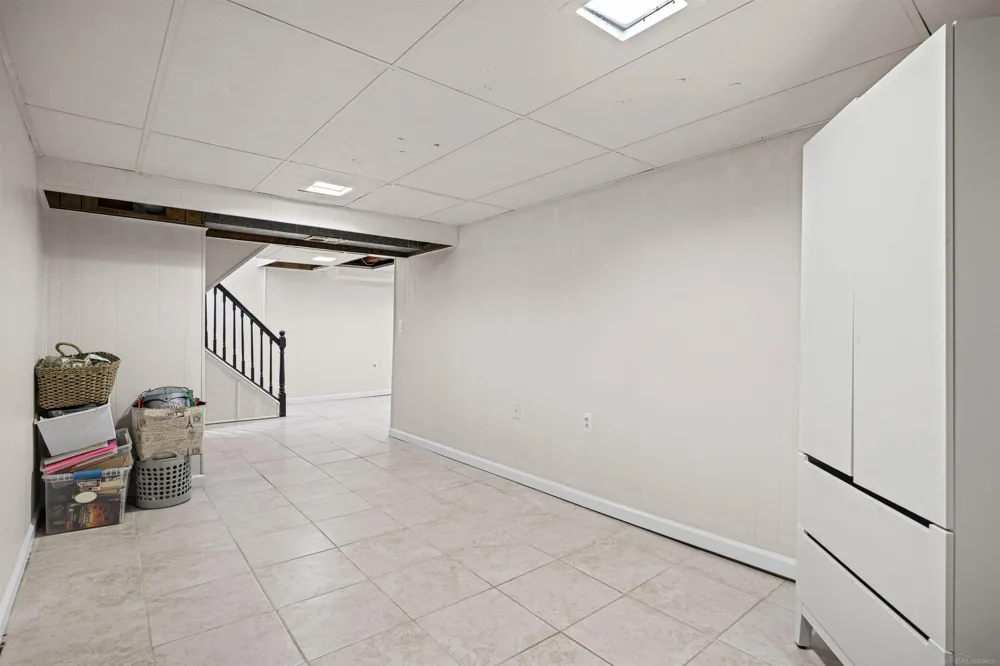 3551 Crooks Road Royal Oak City, MI 48073