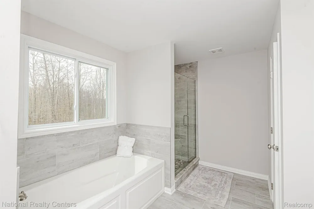919 Guenevere Drive Oxford Charter Township, MI 48371